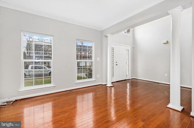 Building Photo - 14204 Murphy Terrace
