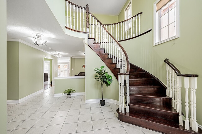 Building Photo - 5930 Bassinger Pl