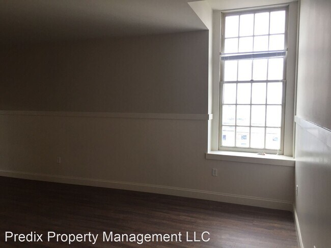 Building Photo - 238 N George St