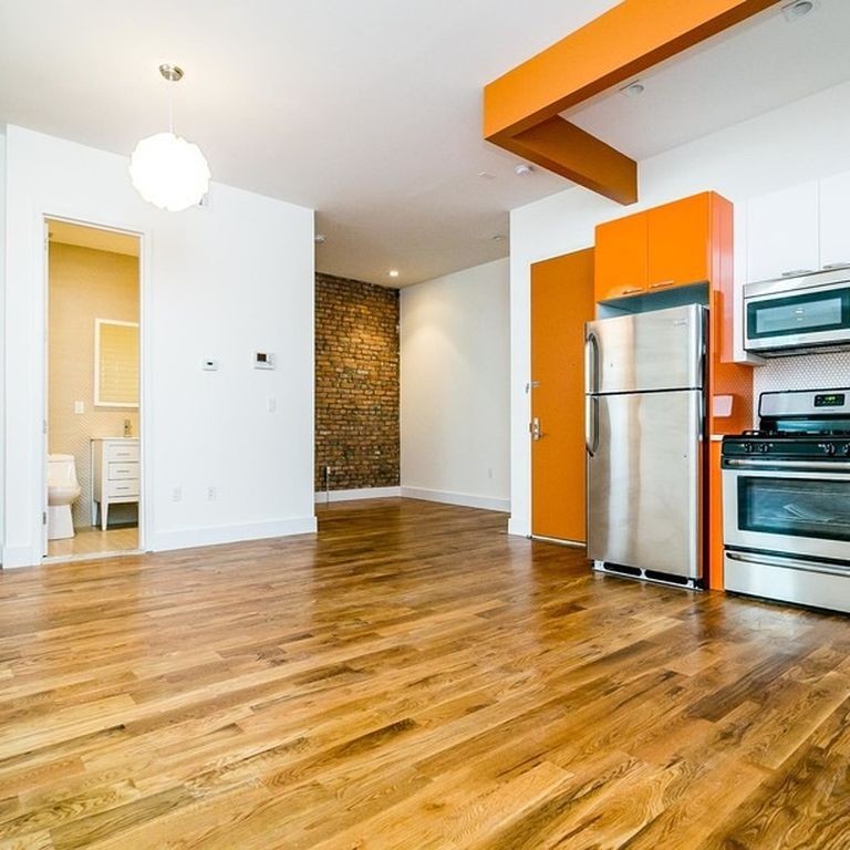 Primary Photo - 285 Himrod St
