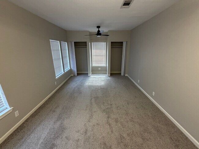 Building Photo - 1554 Scharpe St