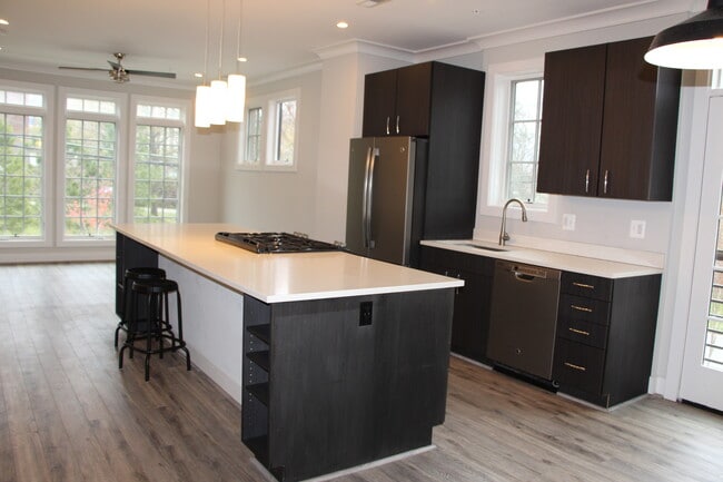 Photo - 904 N Buchanan Ct Townhome
