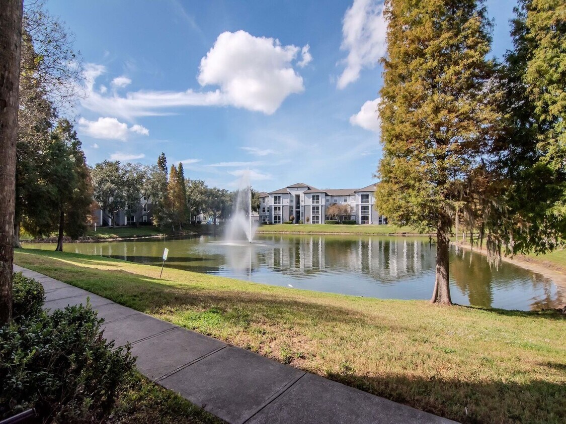 Foto principal - Ground Floor 2 Bedroom 1 Bathroom in Riverview, FL - Walk to Riverview Theater