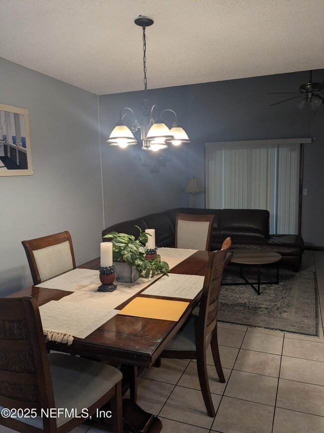 Building Photo - 733 Century 21 Dr