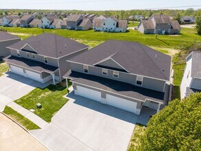Building Photo - 5109-5111 Silver Mill Dr