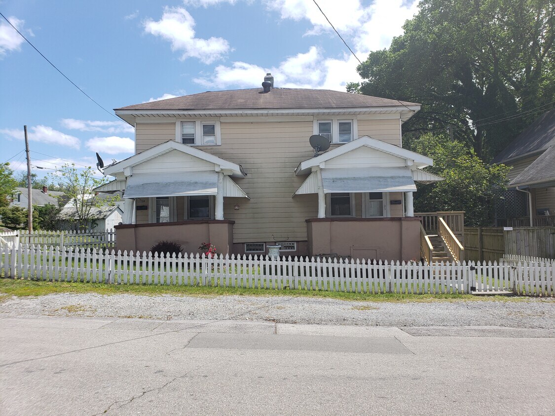 1707 Church Ave SE, Roanoke, VA 24013 Townhome Rentals in Roanoke VA