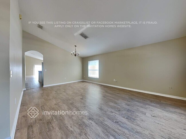 Foto del edificio - 2152 Rose Blvd