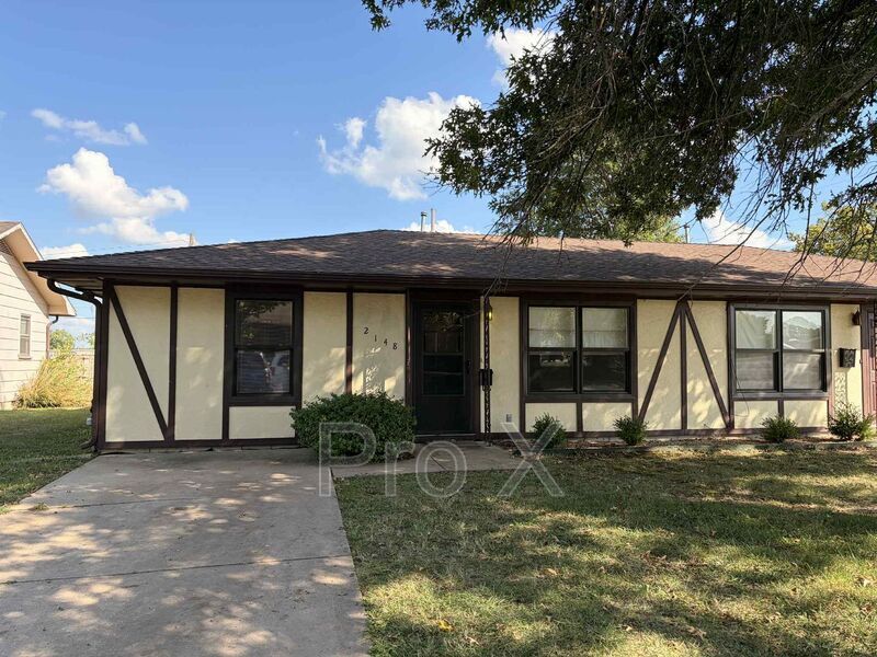 Primary Photo - 2148 Forest Dr