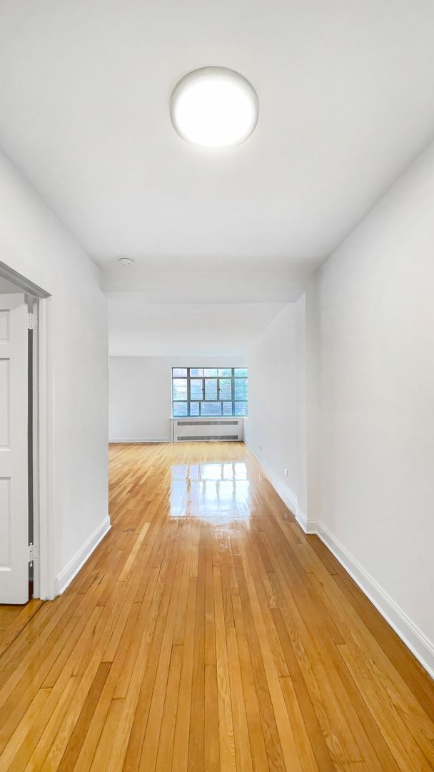 Foto del edificio - The Leslie — A Private Garden Enclave for the Modern New Yorker