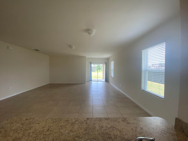 Foto del edificio - 504 SW 9th Ave