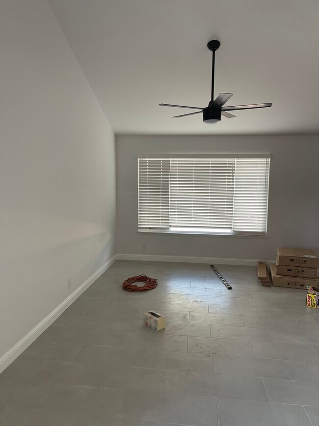 Foto del edificio - 7563 Laurel Dr
