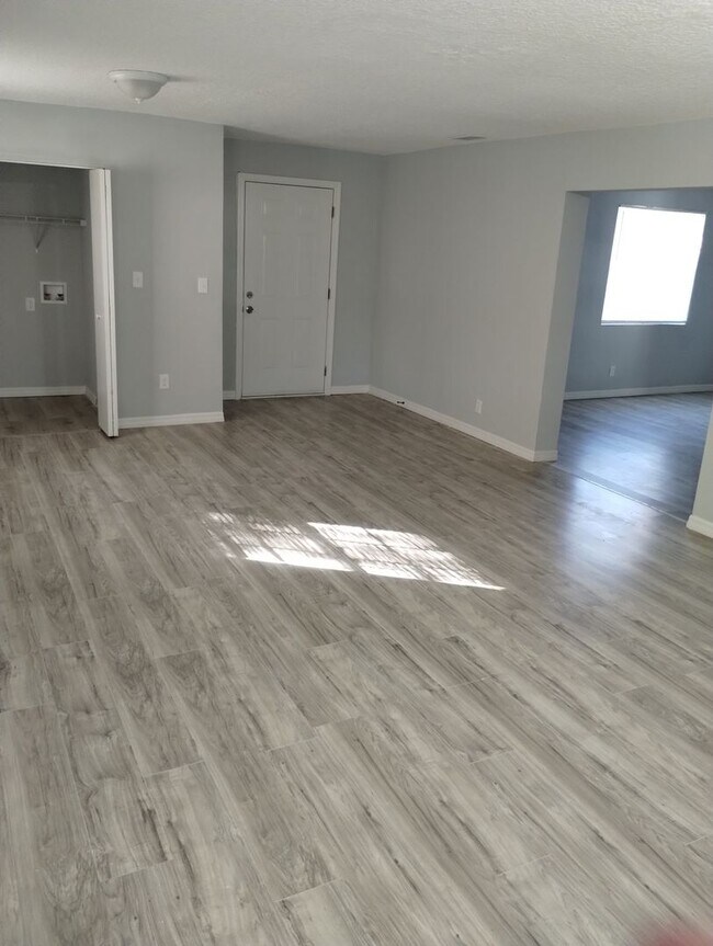 Foto del edificio - Newly Remolded 3 Bed and 2.5 Bath... Ready...