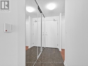 Building Photo - 81 Navy Wharf Ct