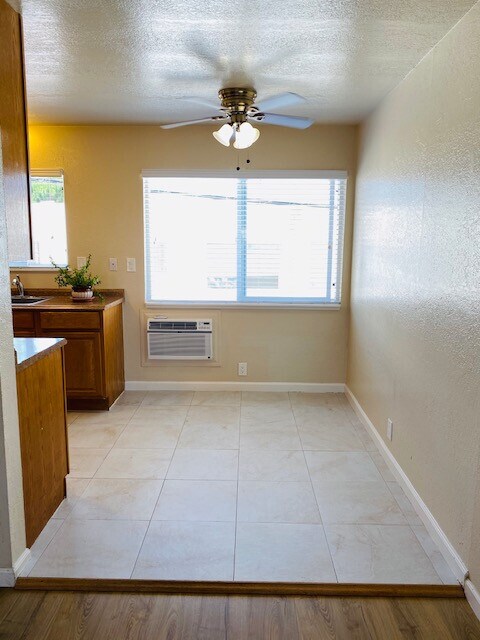 Foto del edificio - 925 Pomeroy Ave