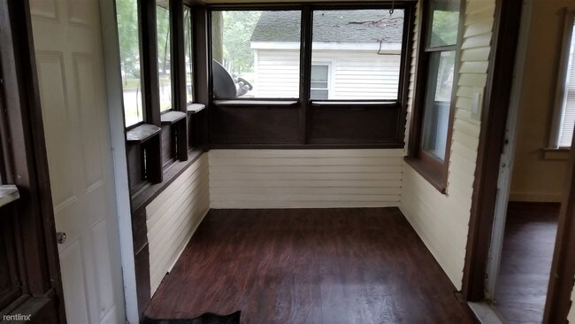 Building Photo - 2 br, 1 bath House - 1819 Elwood St