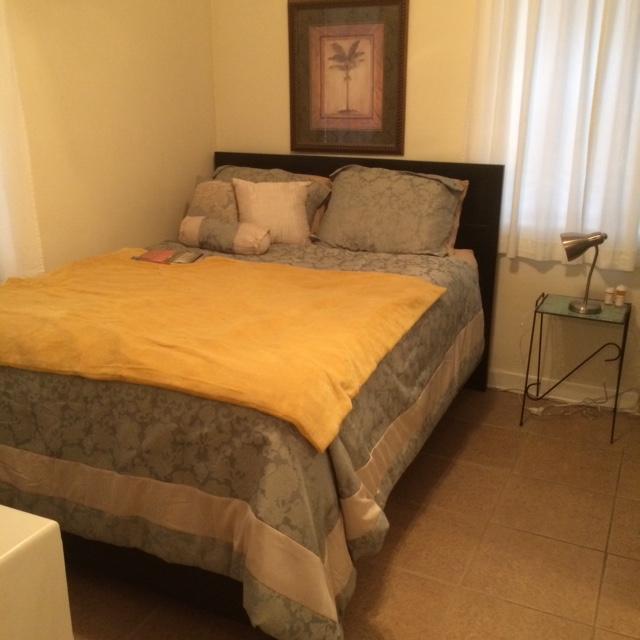 bedroom - 1222 James St