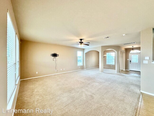 Building Photo - 4 br, 2.5 bath House - 1802 Terry Drive