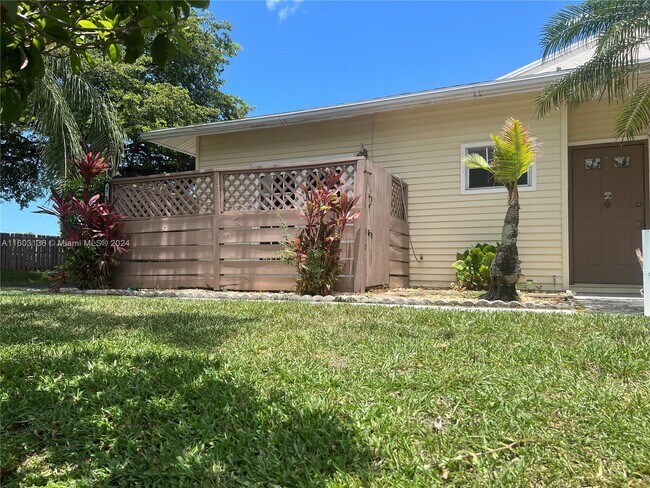 Building Photo - 4748 E Hemingway Cir