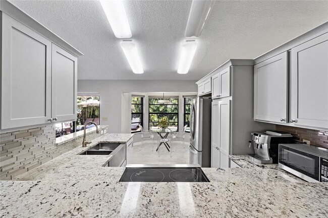Foto del edificio - 6512 NW 54th Ct