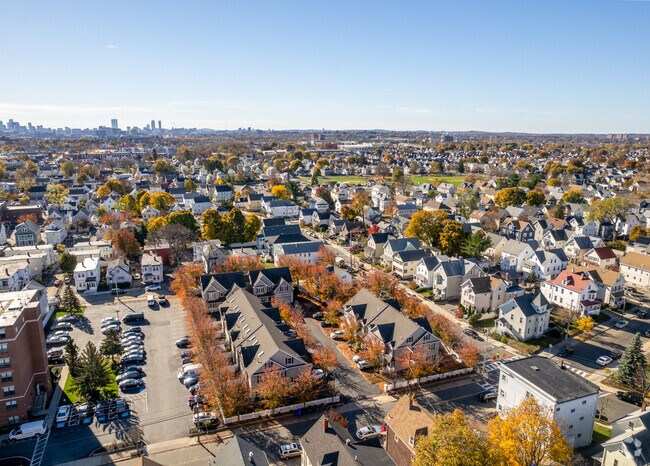 Foto aérea - Village Estate Condo