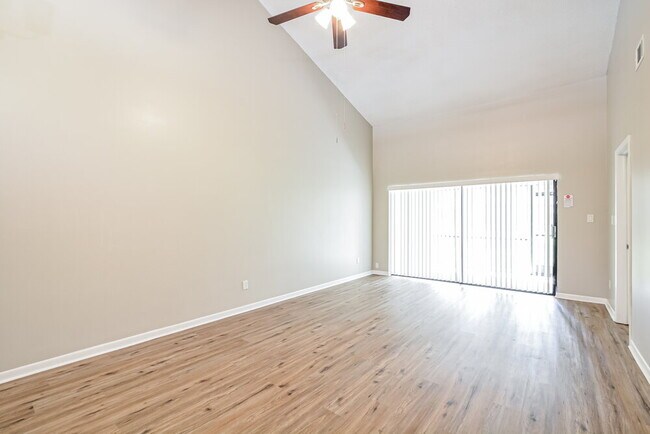 Foto del edificio - 703 Drywood Ave