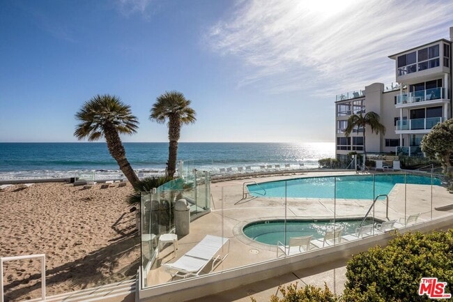 Foto del edificio - 22548 E Pacific Coast Hwy