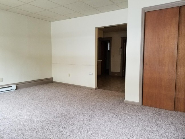 Building Photo - 23 E Ridge St