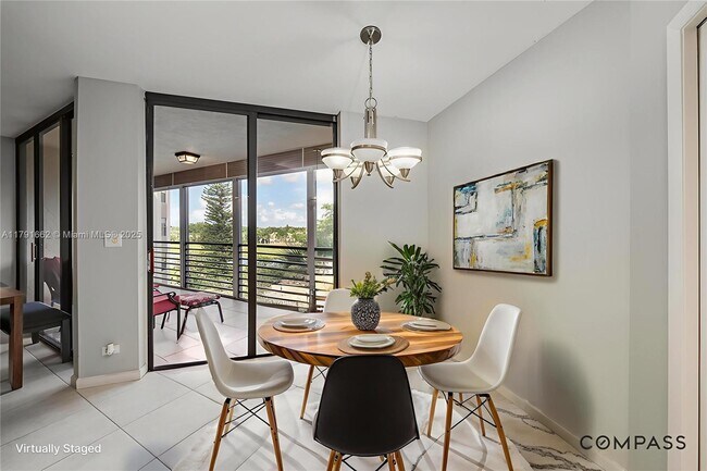 Foto del edificio - 7400 Radice Ct