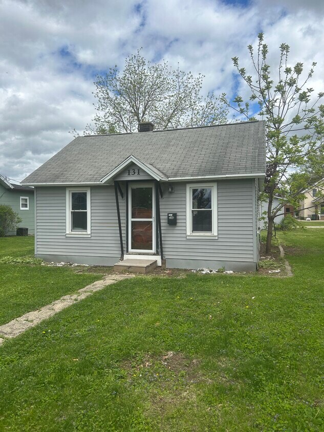 Foto principal - 131 S Sidney St
