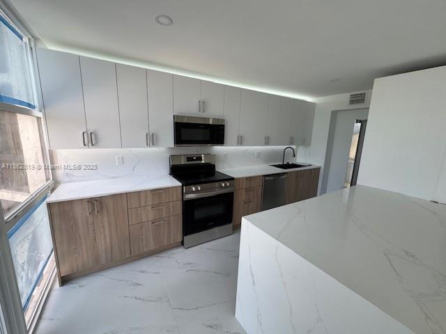 Foto del edificio - 18181 NE 31st Ct