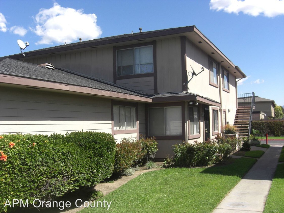 Foto principal - 2 br, 1 bath House - 1007 S. MANTLE LN. #D