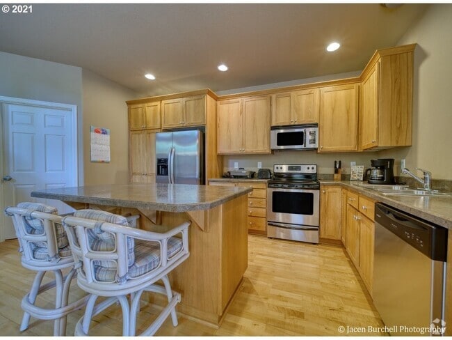 Building Photo - 111 Coho Ter