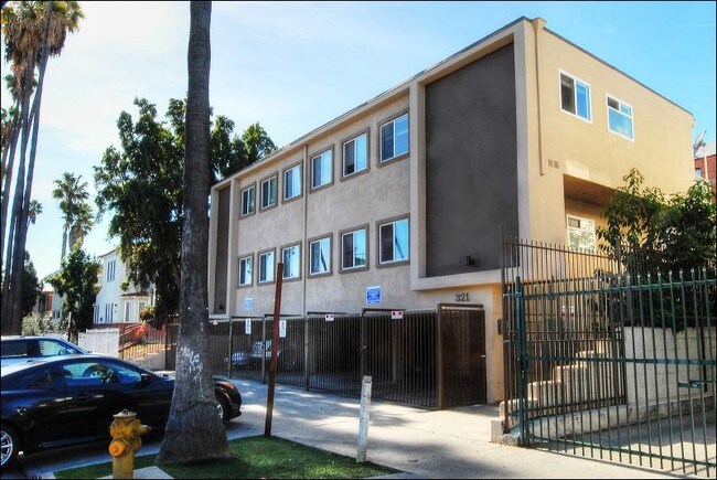 Foto del edificio - 321 S Mariposa Ave