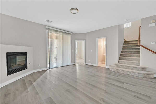 Foto del edificio - Great 4 bedroom home with a spacious kitchen in a great location!