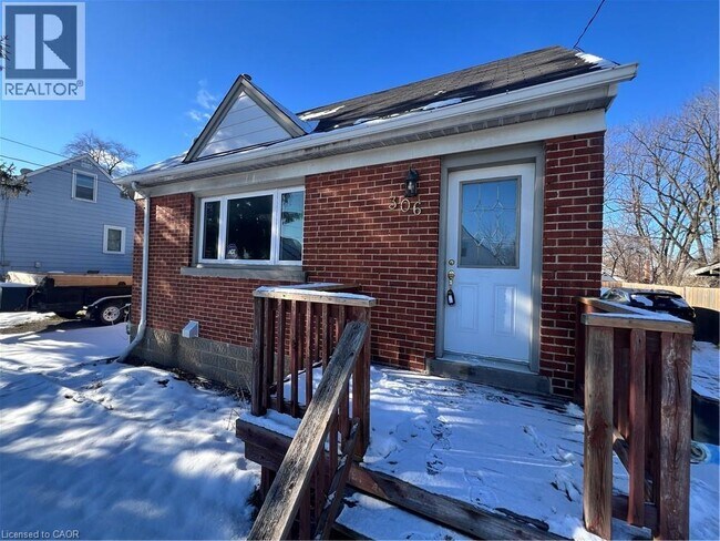 Photo du bâtiment - 306 E 22nd St