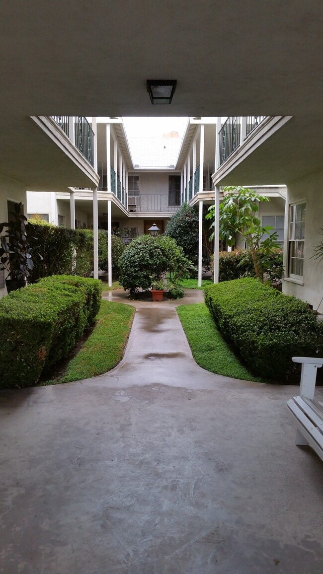 Foto del edificio - 1124 N Louise St