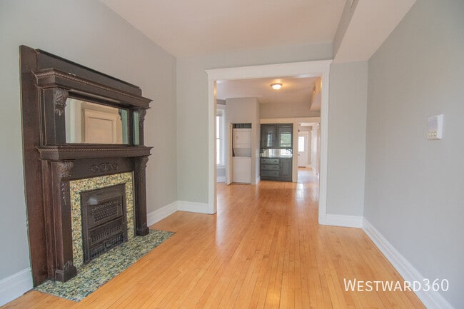 Building Photo - 2844 N Whipple St