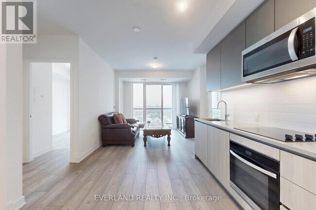 Photo du bâtiment - 5858 Yonge St