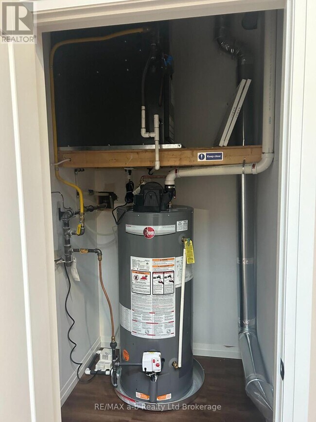 Photo du bâtiment - 136 Thames St S