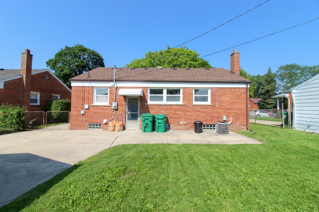 Building Photo - 6660 Cardwell St