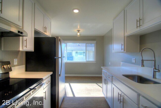 Building Photo - 565 Escuela Ave