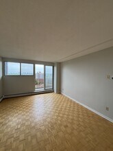 Building Photo - 345 Laurier Ave E
