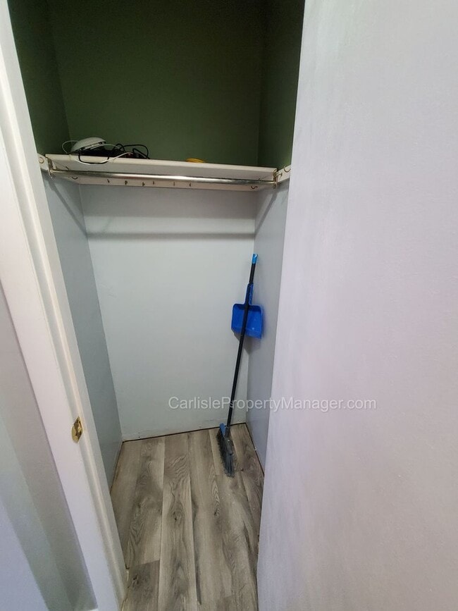 Building Photo - Pet Friendly 3 beds, 1.5 bath, central A/C, off-street parking, basement with included laundry, a...