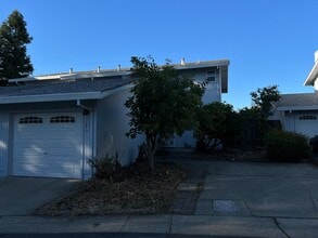 Building Photo - 5081 Veranda Terrace