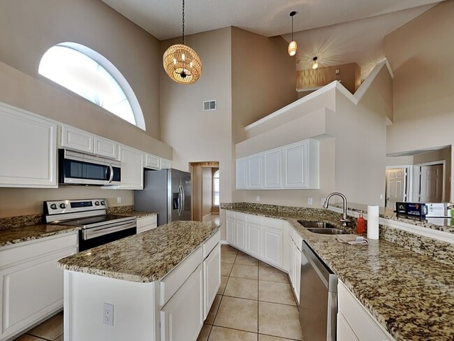 Building Photo - 1428 Oberlin Terrace