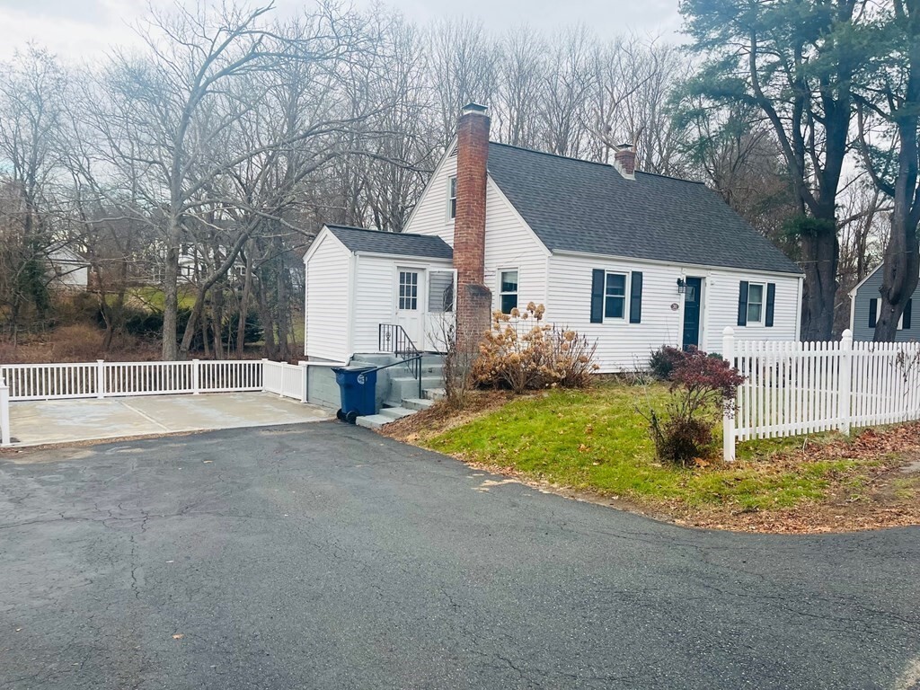Primary Photo - 30 Wellington St