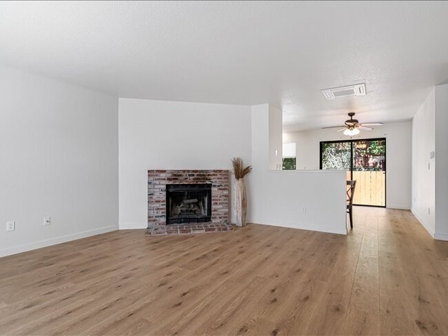 Building Photo - 843 Falcon Way