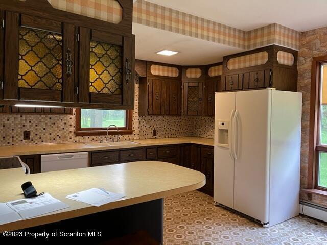 Building Photo - 371 Tamarack