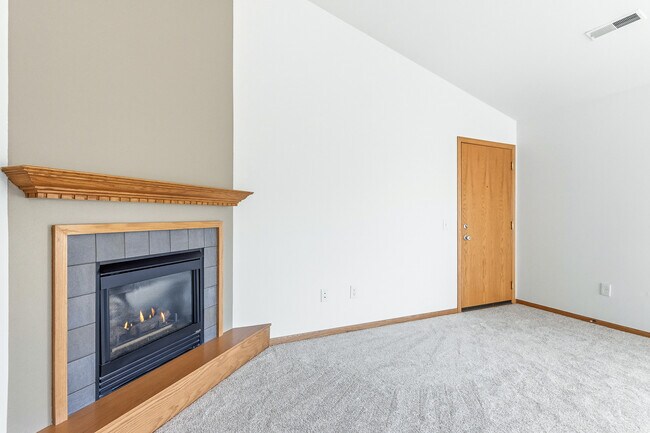 Foto del edificio - 3509 Maple Grove Dr