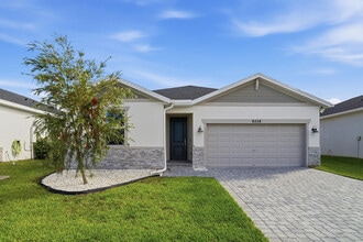 Building Photo - 8558 Dahlia Cir